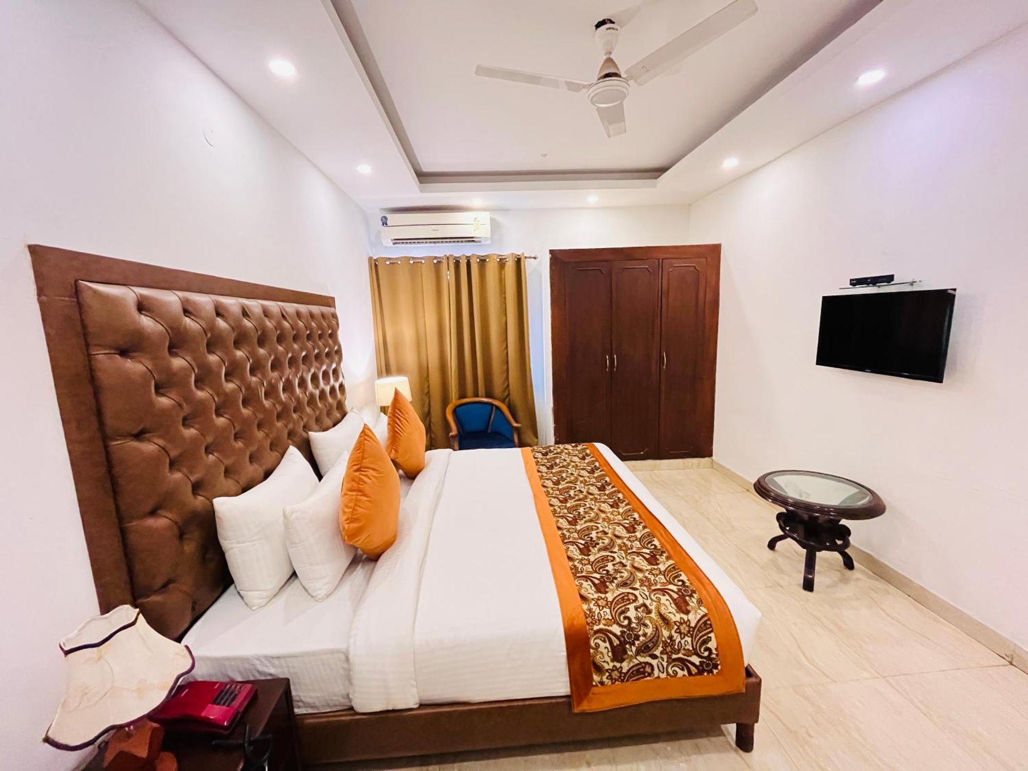 מלון Grove Residency Hauz Khas New Delhi Couple Friendly מראה חיצוני תמונה
